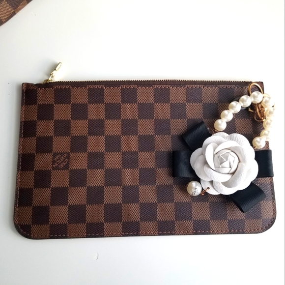 LOUIS VUITTON Neverfull Pouch GM Damier Ebene Print - Picture 1 of 16